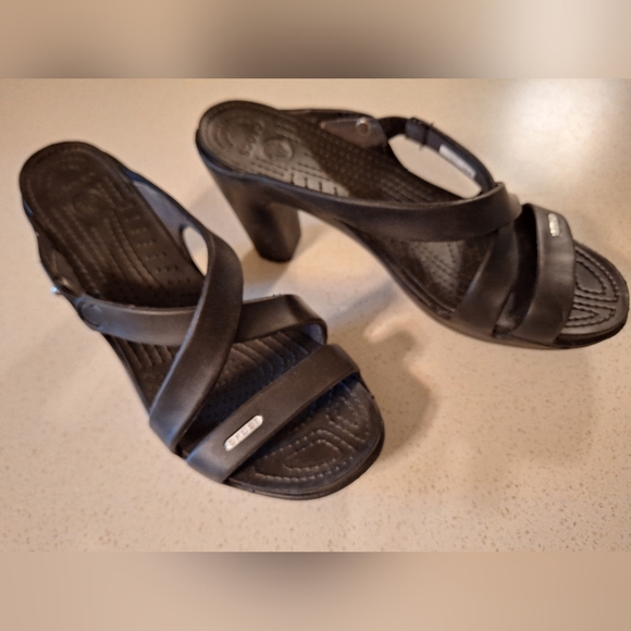 Ladies Crocs - Picture 4 of 4